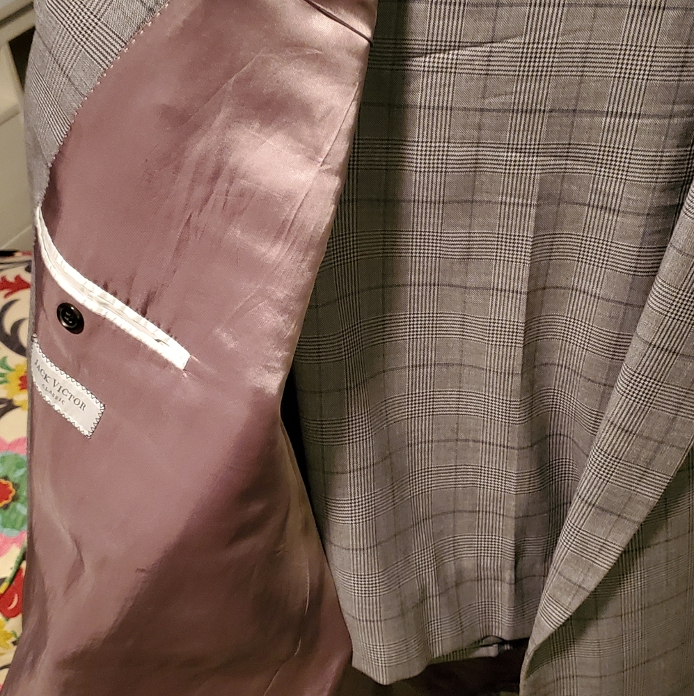Suit Grey Pattern - Picture 2 of 3